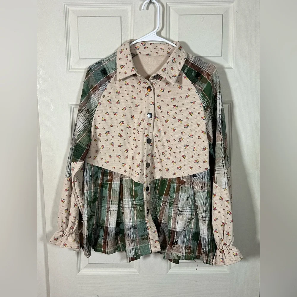 ✨Boho Patchwork Babydoll Top Floral Plaid Mixed Print Button Front - Picture 3 of 6